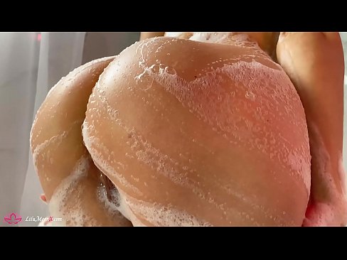 ❤️ Brunette dushda kuchli orgazm uchun vibrator bilan mushukni onanizm qiladi ❤ Slutsda bizda ❌️❤